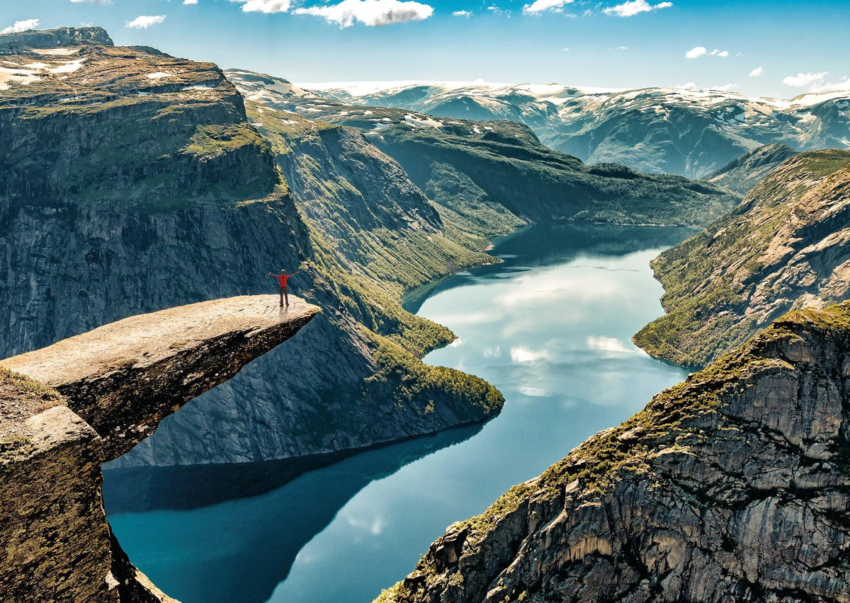 Trolltunga over Hardangerfjorden