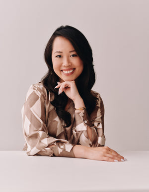 Ana Huang, forfatterfoto